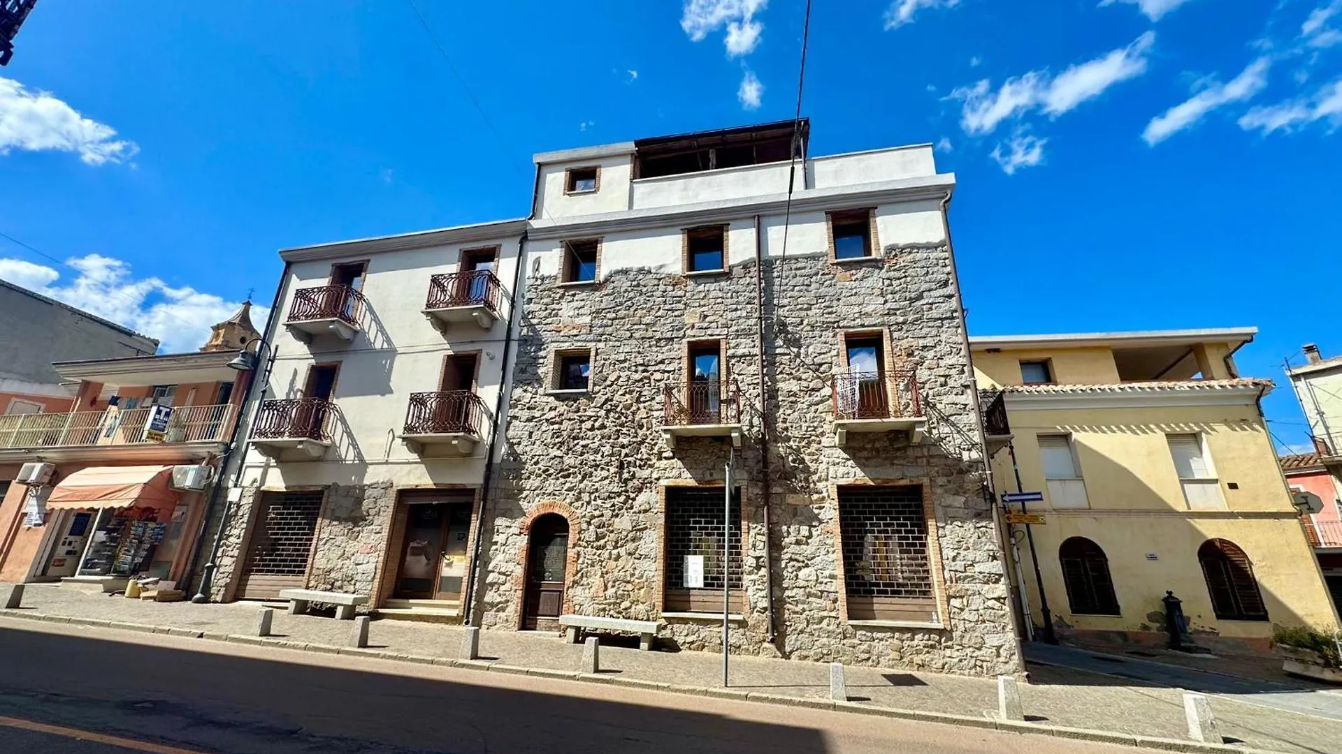 Village Center Apartments Bari Sardo